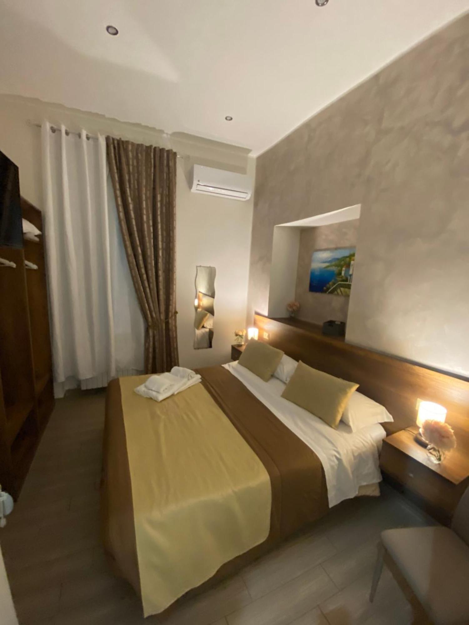 Bed and Breakfast La Dimora Dei Borboni Neapel Exterior foto